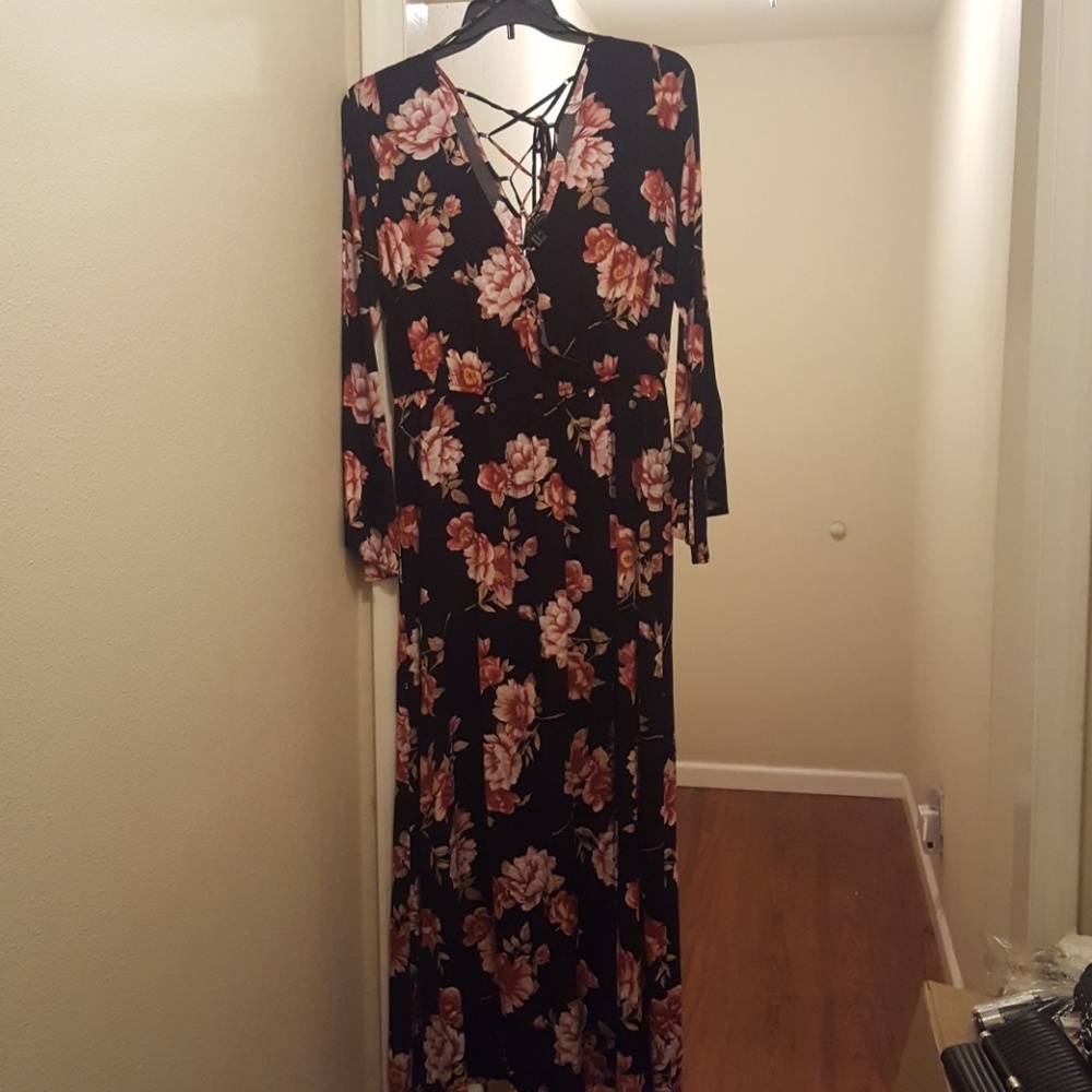 Forever 21 black and floral maxi